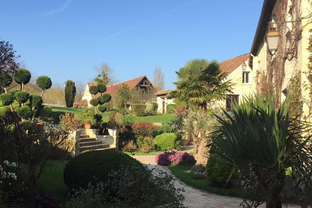 Beautiful country house located 50min from Paris Eiffel Tour - Demeure d'exception à 50min de Paris Tour Eiffel Hodent Extérieur photo