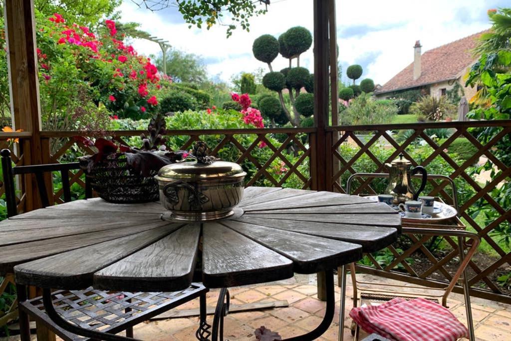 Beautiful country house located 50min from Paris Eiffel Tour - Demeure d'exception à 50min de Paris Tour Eiffel Hodent Extérieur photo