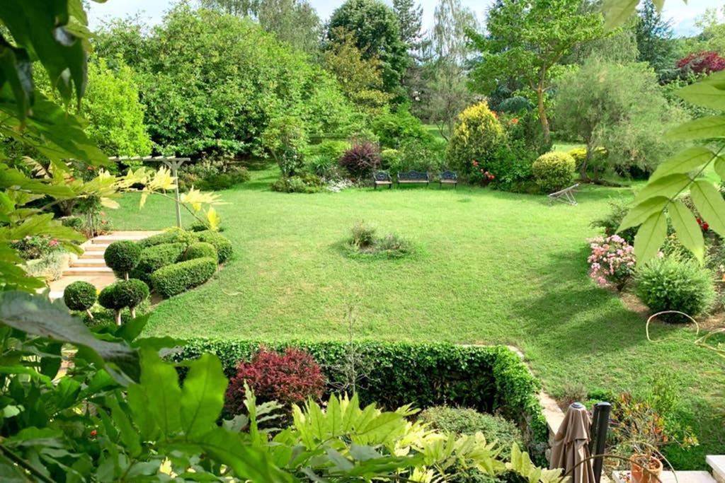 Beautiful country house located 50min from Paris Eiffel Tour - Demeure d'exception à 50min de Paris Tour Eiffel Hodent Extérieur photo