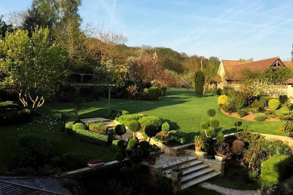 Beautiful country house located 50min from Paris Eiffel Tour - Demeure d'exception à 50min de Paris Tour Eiffel Hodent Extérieur photo